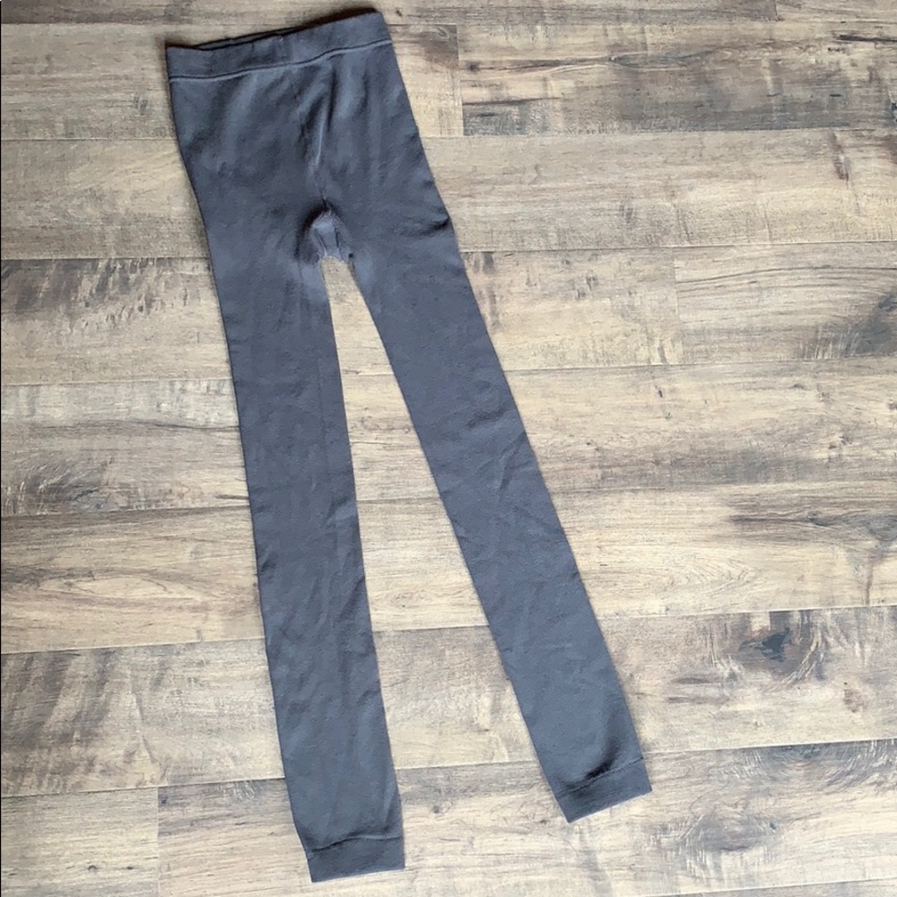 Grey stretchy leggings